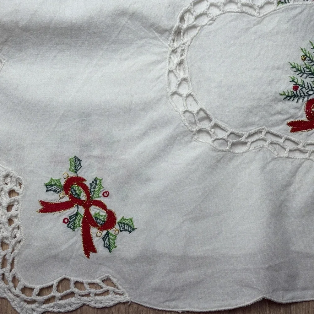 Christmas Placemat 8pc Set Vintage Poinsettia Cut Work Embroidery Crochet Cotton